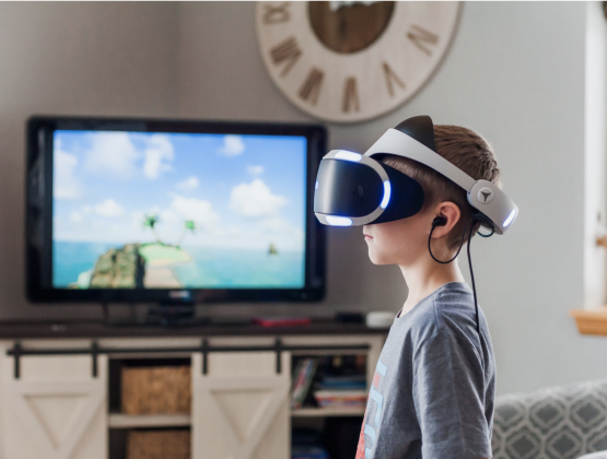 HD-телевизоры, очки VR и игровые приставки для молодежных центров страны