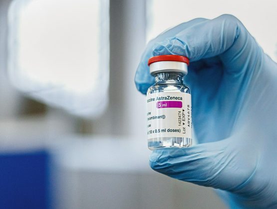 Несколько стран ЕС приостановили вакцинацию препаратом AstraZeneca: реакция Минздрава Молдовы