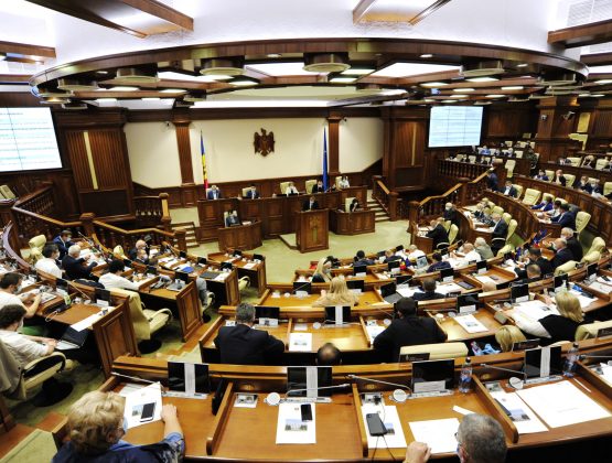 Депутаты раскритиковали отчет президента Майи Санду о первых ста днях работы