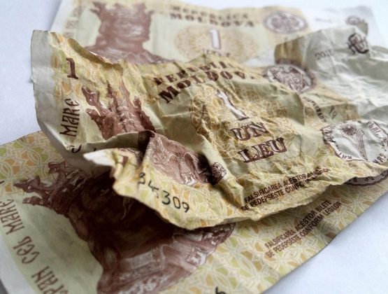 Где можно обменять порванные, поврежденные или грязные банкноты
