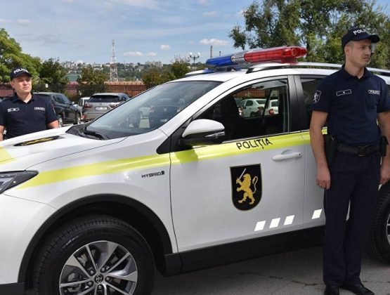 Более трех тысяч полицейских обеспечивали общественный порядок в Пасху