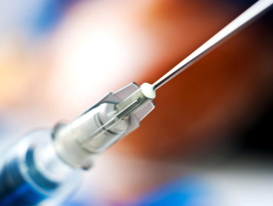 В Молдове началася третий этап вакцинации от коронавируса. Какие категории граждан могут прививается с 11 мая?